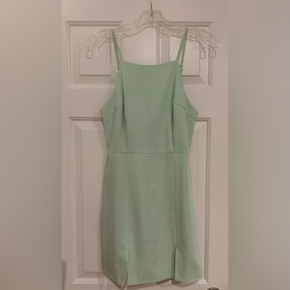 Chic Strapless Mint Dress